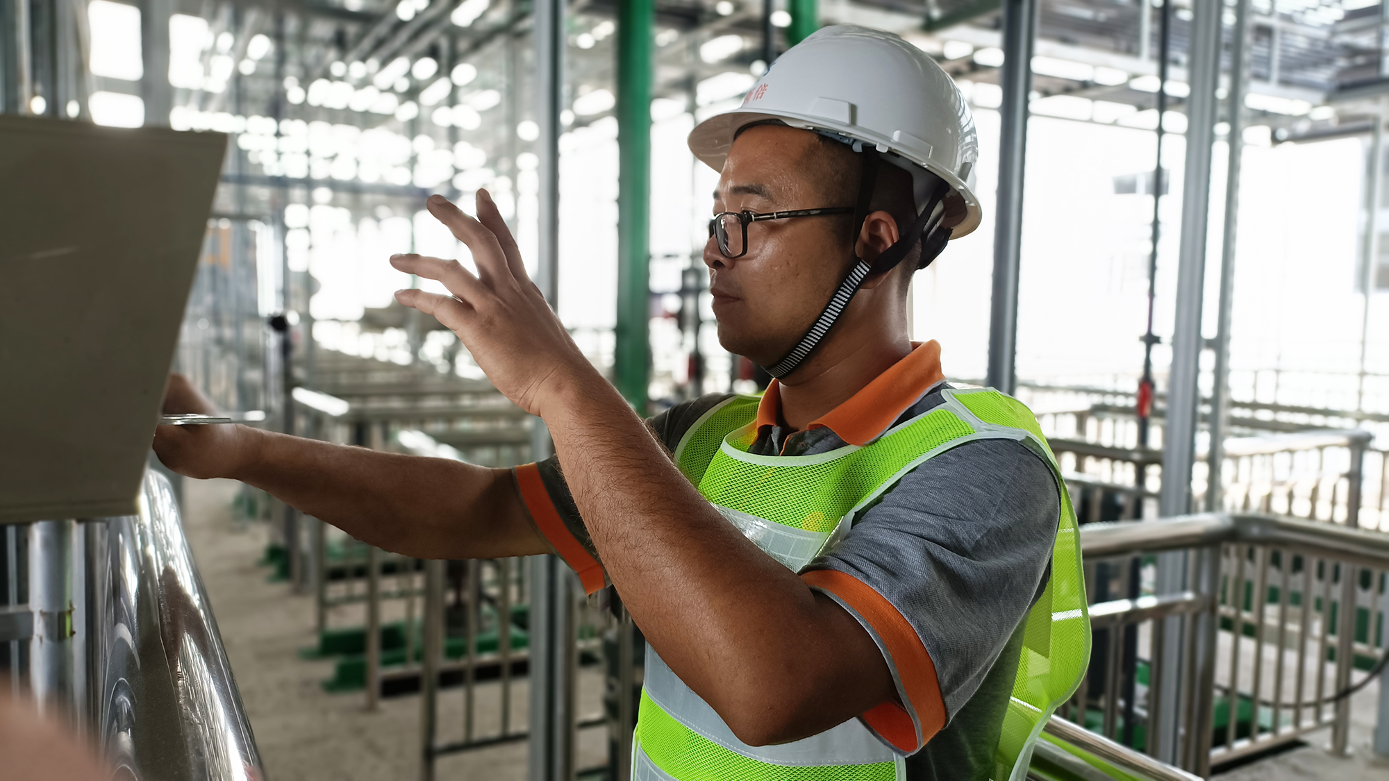 排污企業(yè)在接受環(huán)保部門(mén)檢查時(shí)應(yīng)準(zhǔn)備哪些材料？