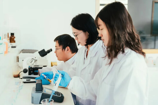 依斯倍環保實驗研發團隊